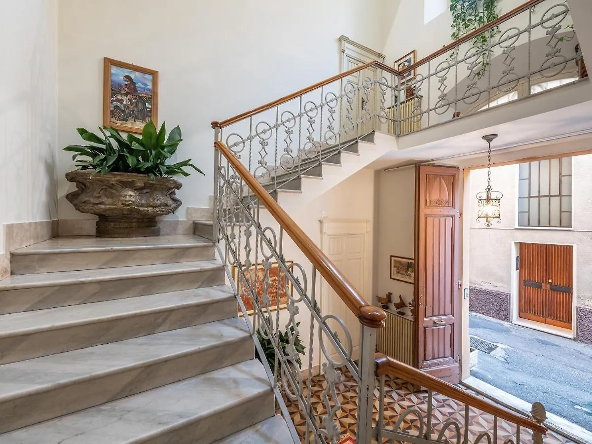 Palazzo Santa Caterina Bed and Breakfast Dorgali 2*,  Ιταλία